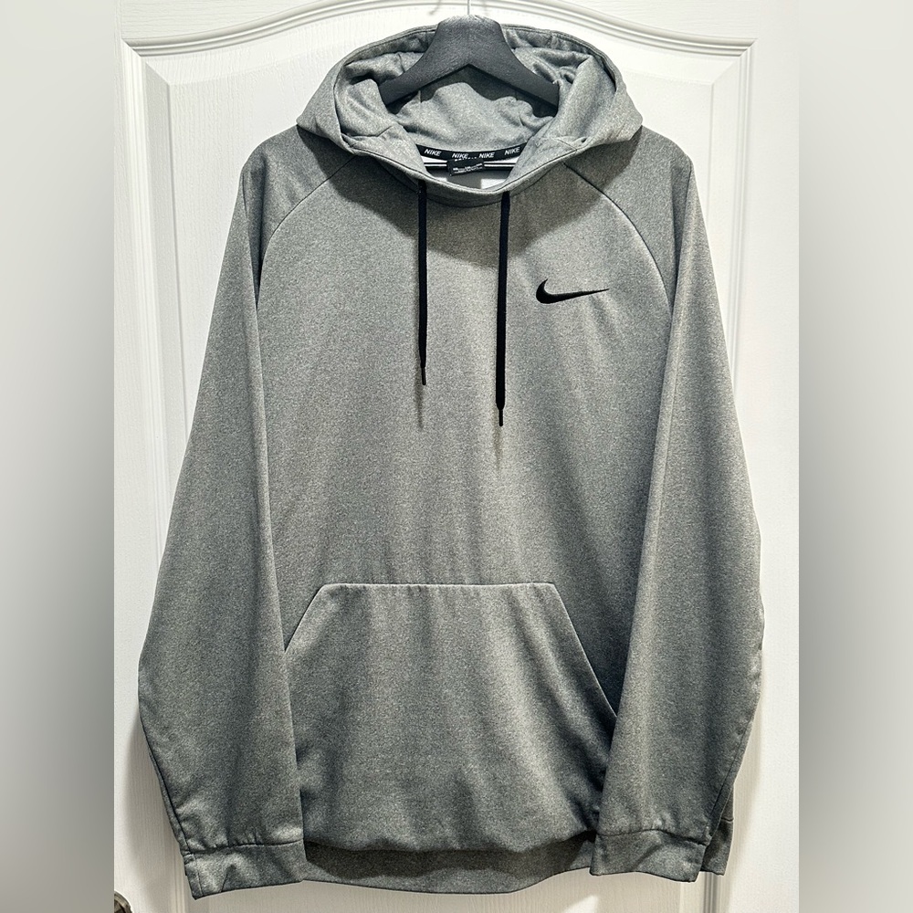 Nike Men’s Gray DRI-FIT Pullover Training Hoodie, Size XXL